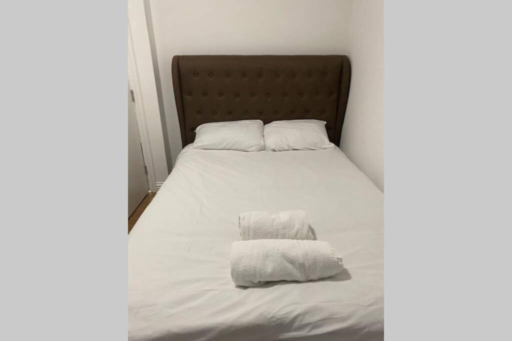 3 Bed Contemporary Crewe Apartment 外观 照片